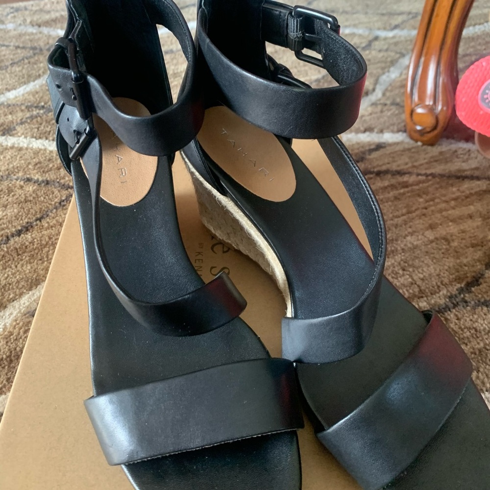 TAHARI black rope wedges